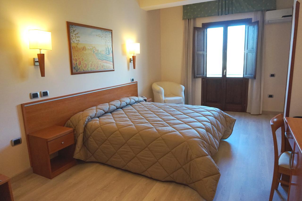 Bel Sito Hotel Due Torri Manocalzati Luaran gambar