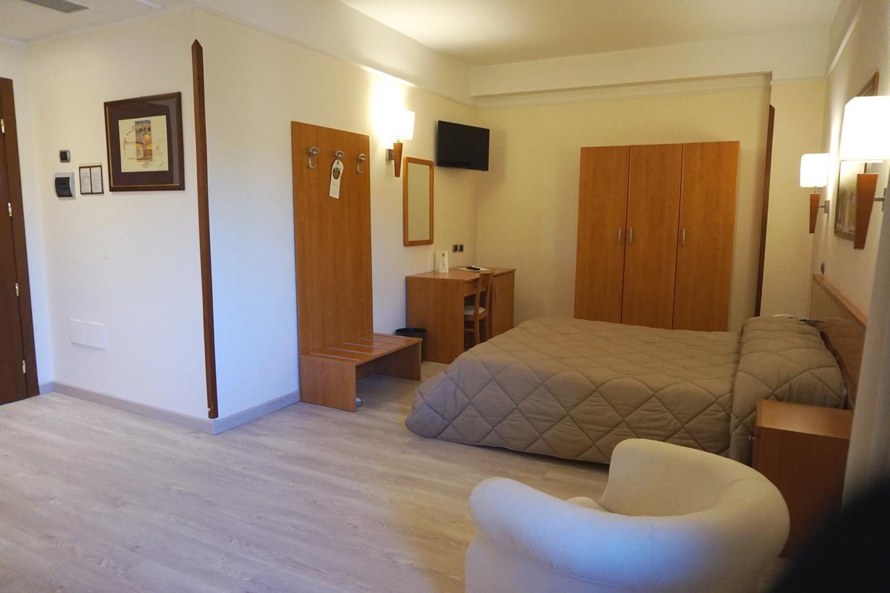 Bel Sito Hotel Due Torri Manocalzati Luaran gambar