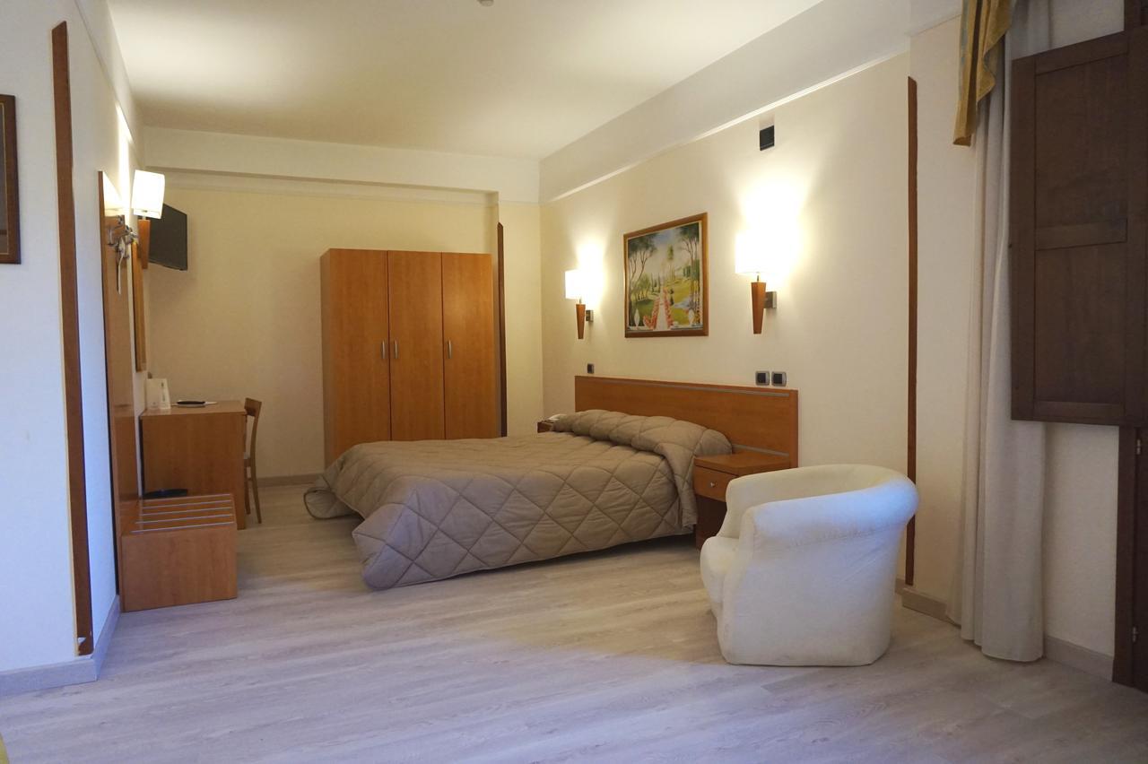 Bel Sito Hotel Due Torri Manocalzati Luaran gambar