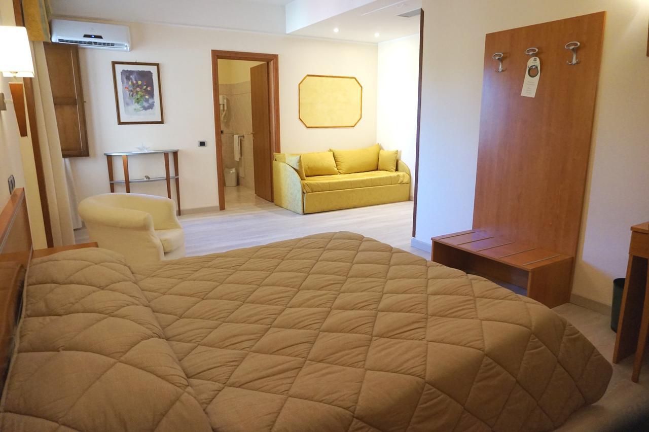 Bel Sito Hotel Due Torri Manocalzati Luaran gambar
