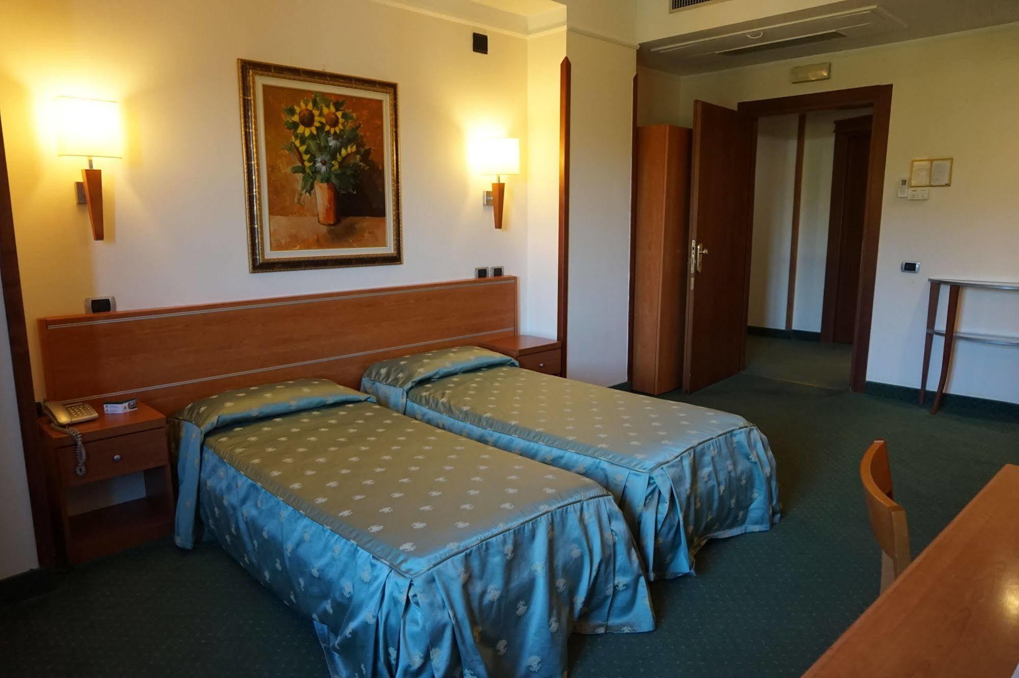 Bel Sito Hotel Due Torri Manocalzati Luaran gambar
