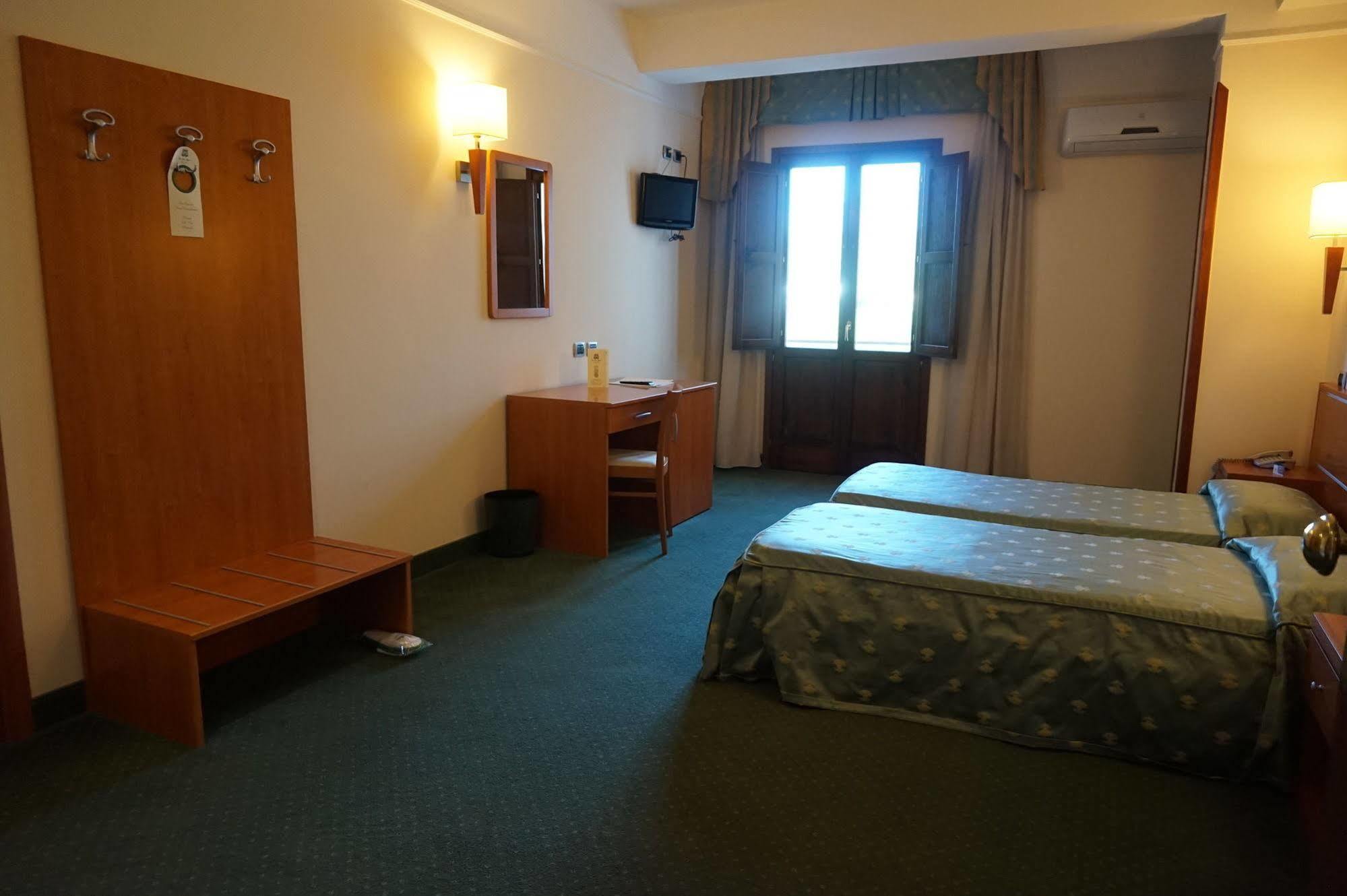Bel Sito Hotel Due Torri Manocalzati Luaran gambar