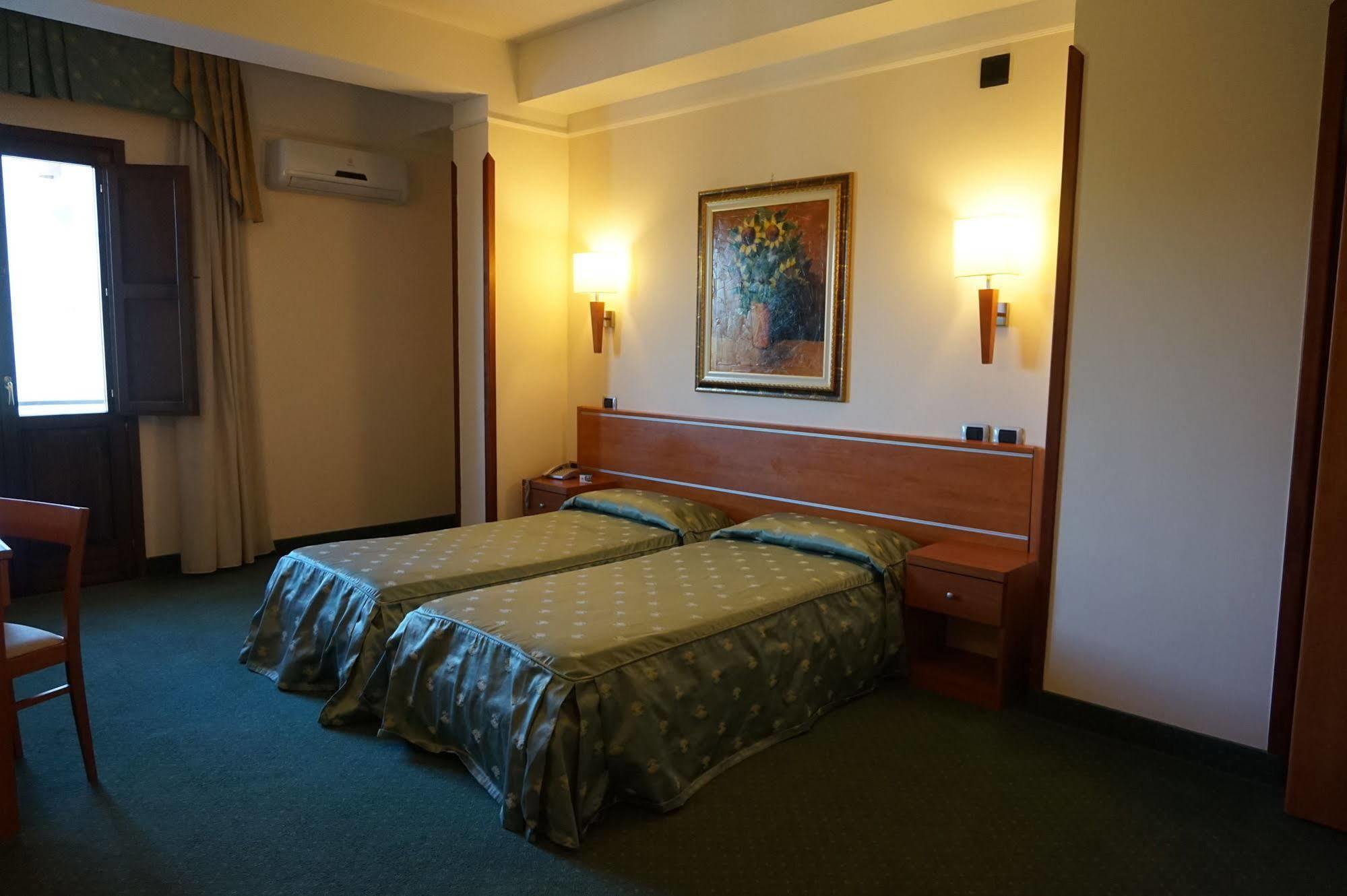 Bel Sito Hotel Due Torri Manocalzati Luaran gambar
