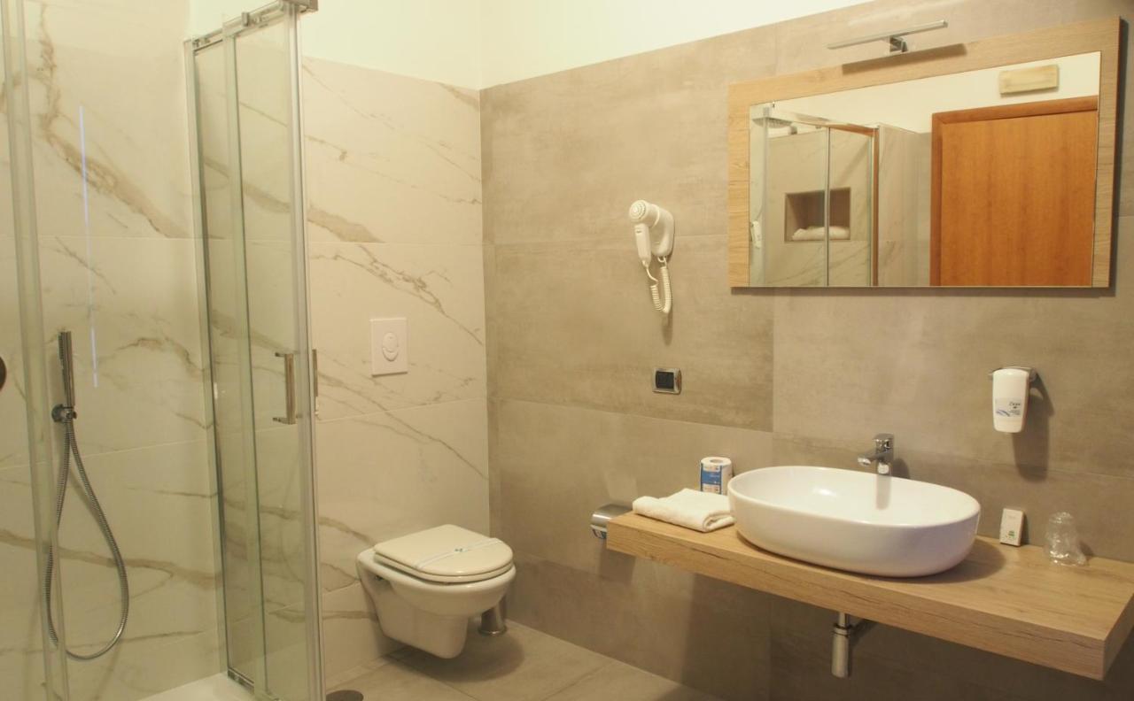 Bel Sito Hotel Due Torri Manocalzati Luaran gambar